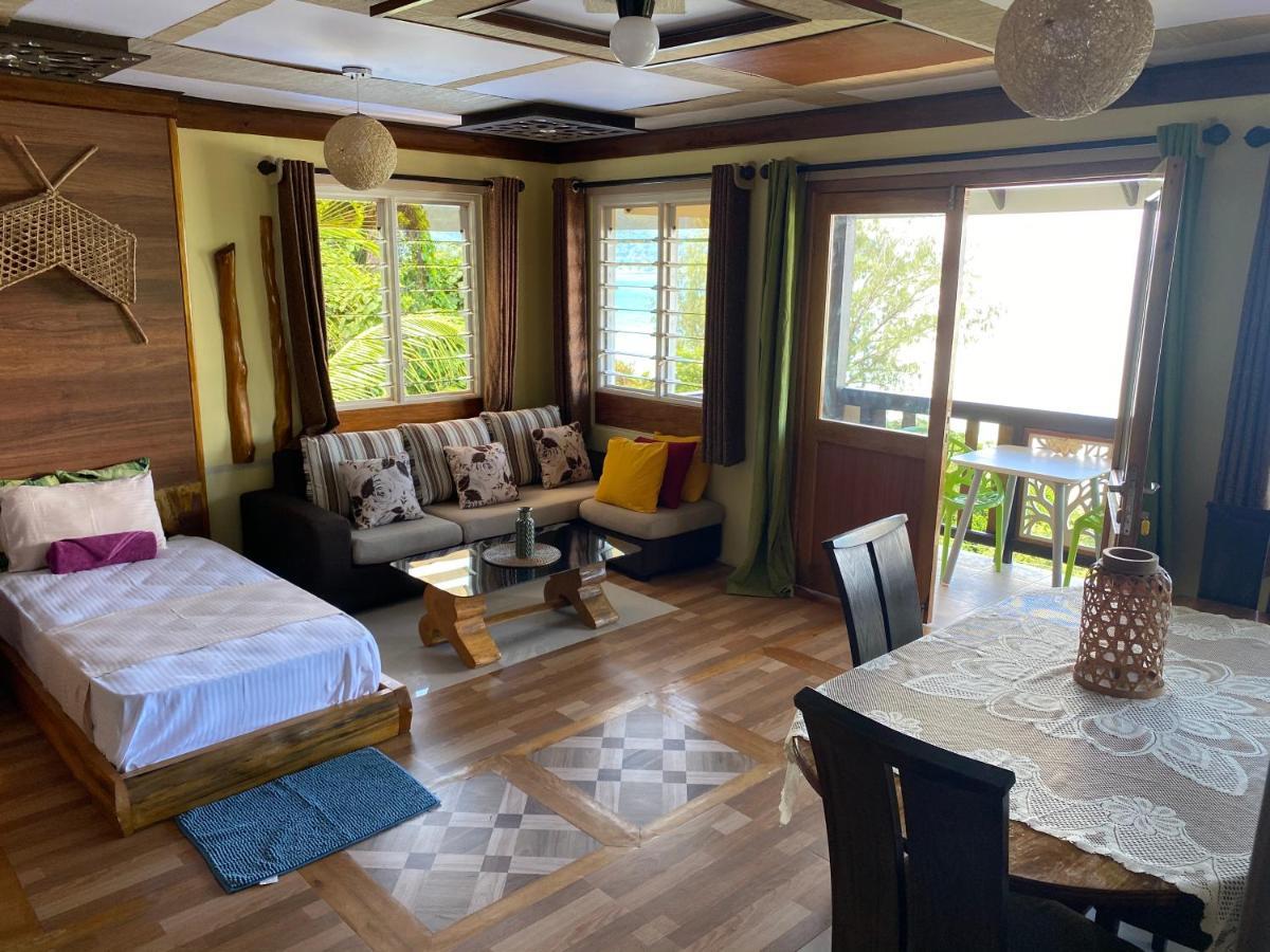 Mouggae Blues Beau Vallon (Mahe)